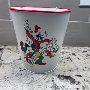 Disney Goofy vintage Christmas‎ flower planter NWT